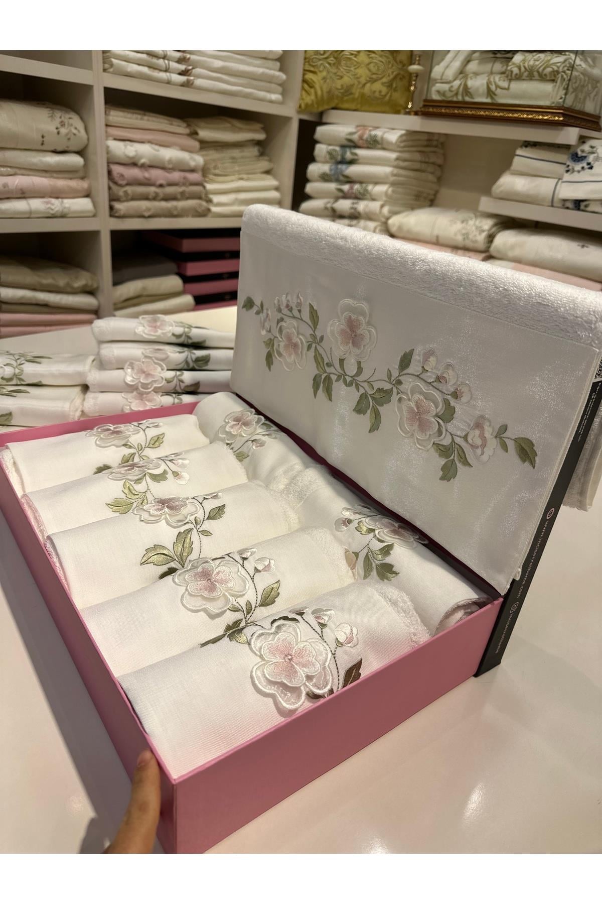 Üç Boyutlu Nakış Işlemeli Bambu Havlularımız 1 Adet Fiyatıdır.