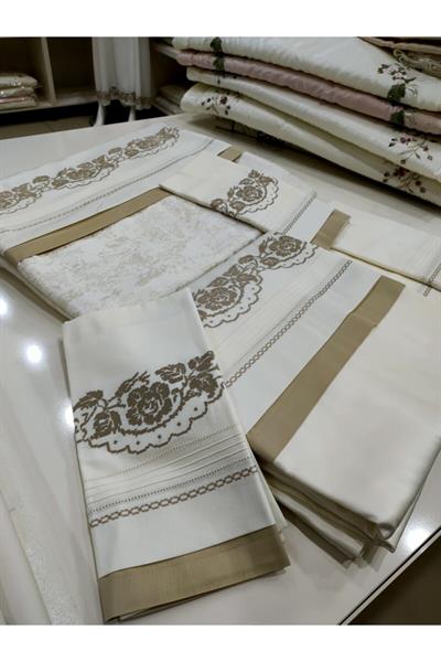 Nakış Işlemeli Çift Kişilik Pike Takımı 6 Parçadan Oluşmaktadır