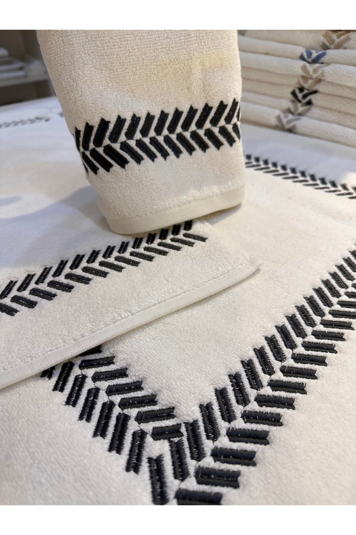 Bambu Havlu Paspas Seti 3 Parçadan Oluşmaktadır