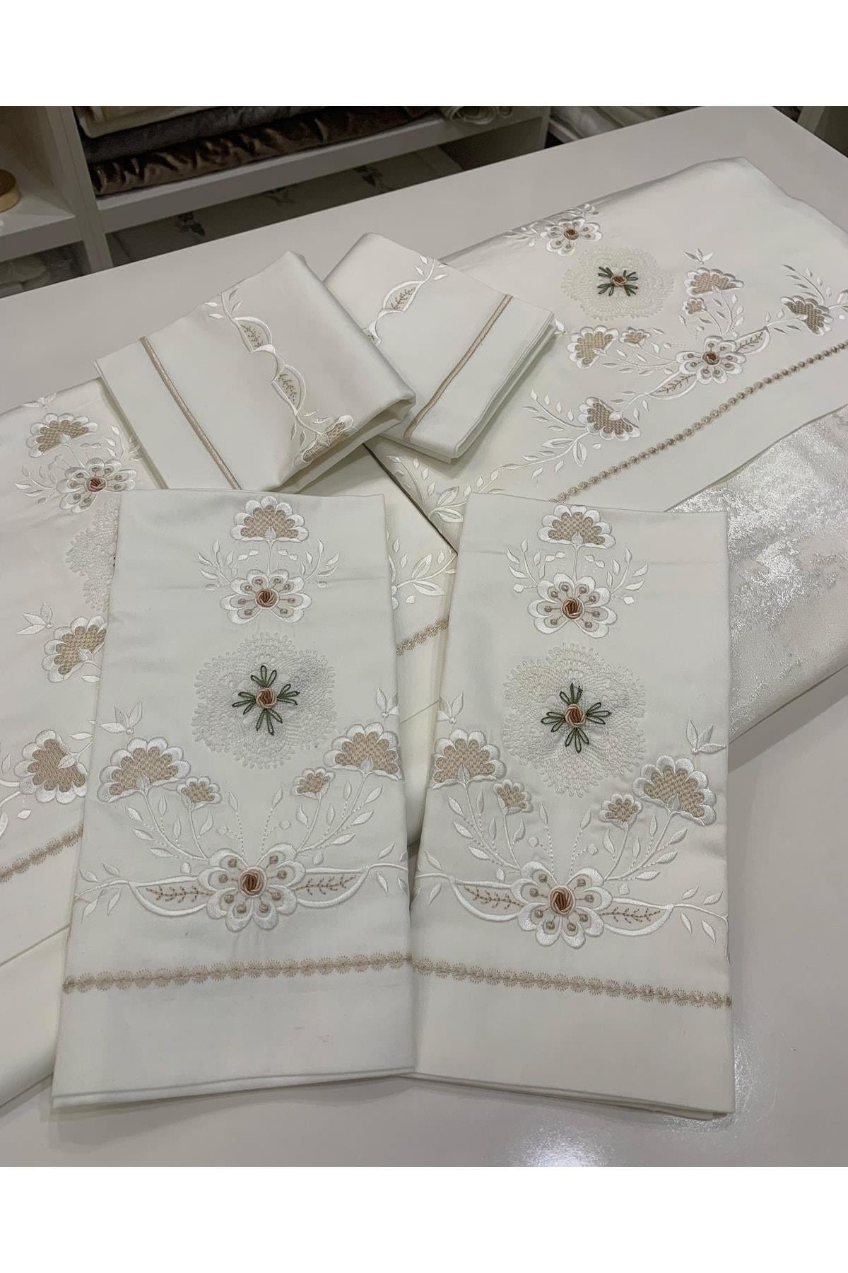 El Işi Iğne Oyalı, Rokokolu, Nakış Işlemeli Pike Ve Nevresim Set 7 Parçadan Oluşmaktadır.