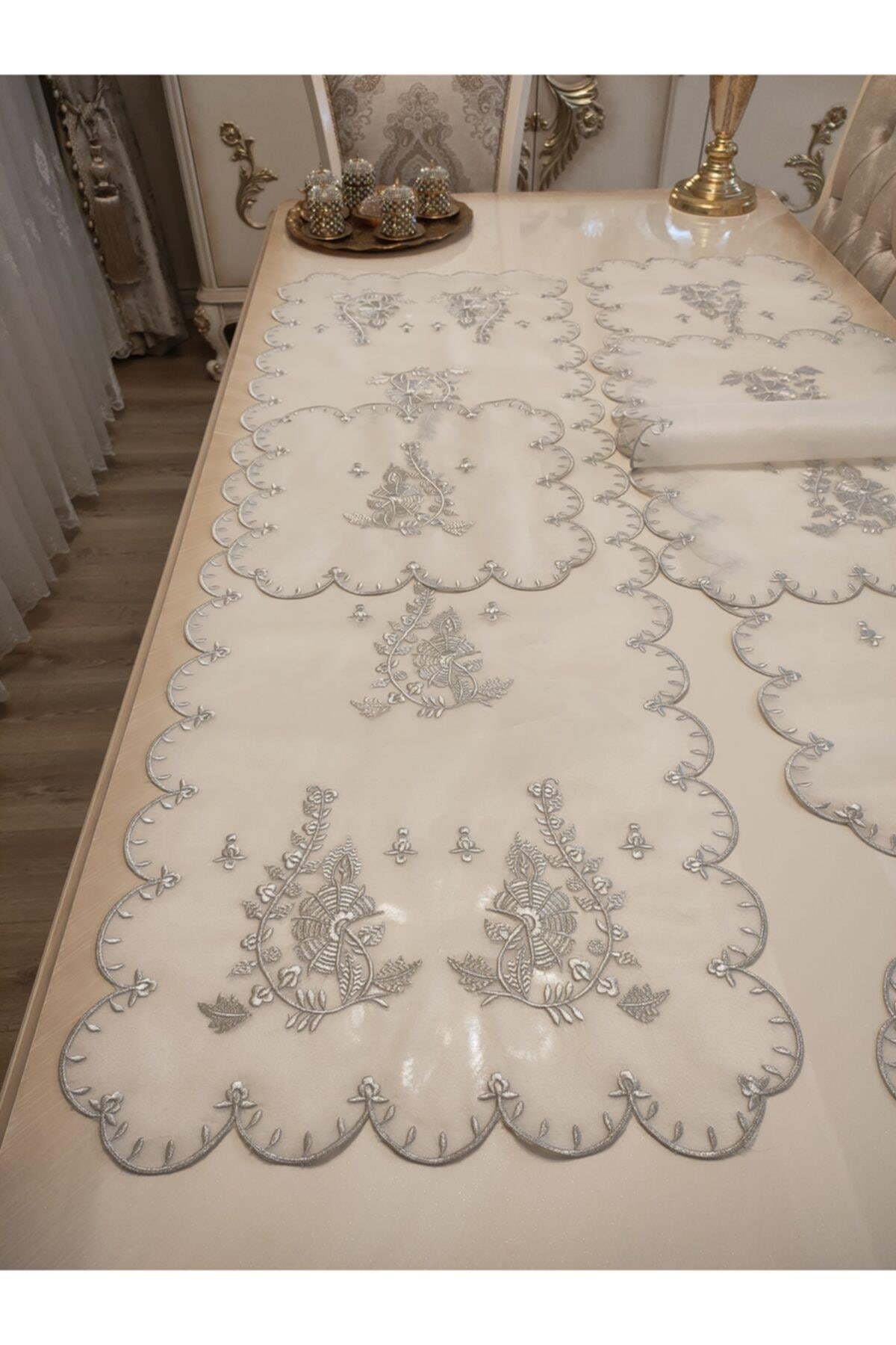 Gümüş Işlemeli Özel Ödemiş Ipek 5 Parça Salon Set