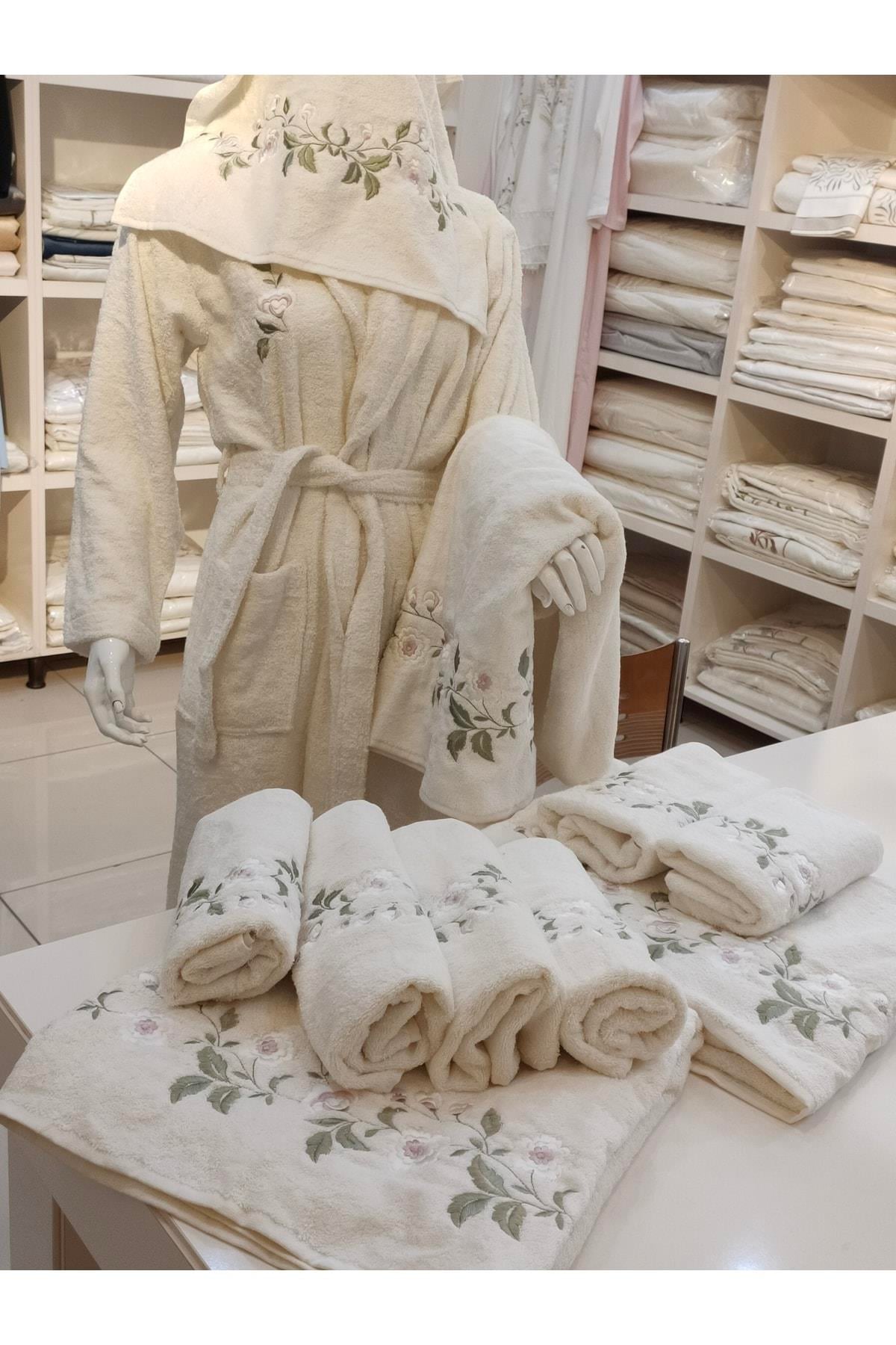 Nakış Işlemeli 3 Parça Bornoz Seti Beden S_m