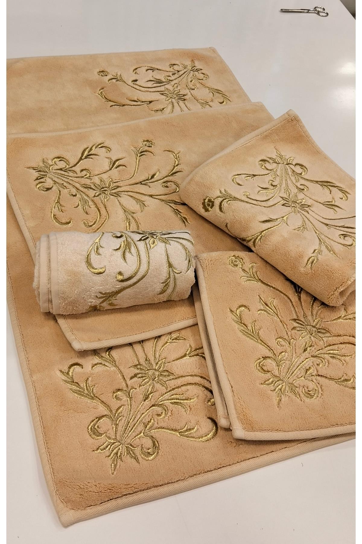 PASPAS SETİ  GOLD İŞLEMELİ ORTA BOY HALI PASPAS SETİ 3 PARÇA  60*100