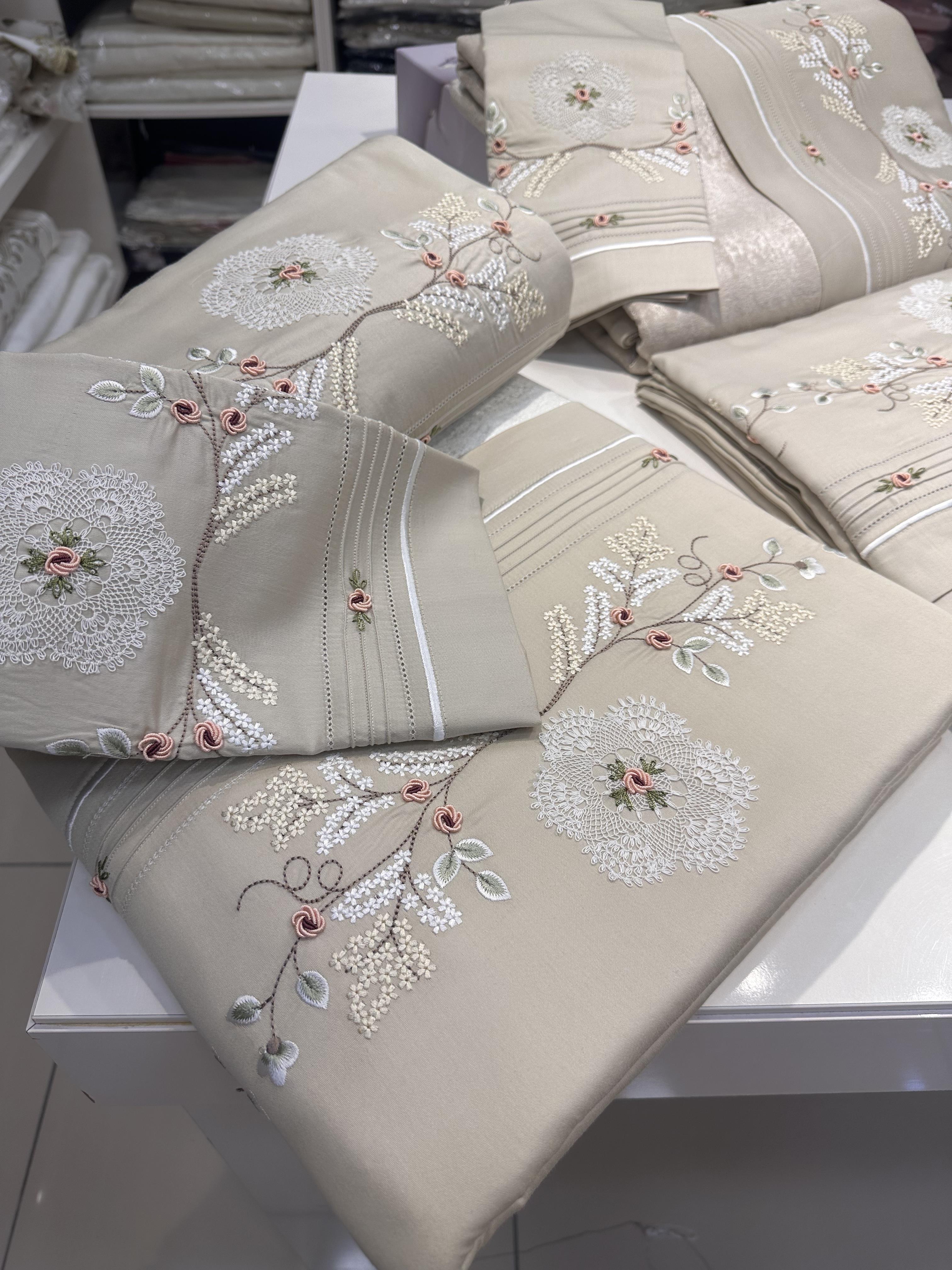 pike ve nevresim set 7 parçadan olusmaktadır
