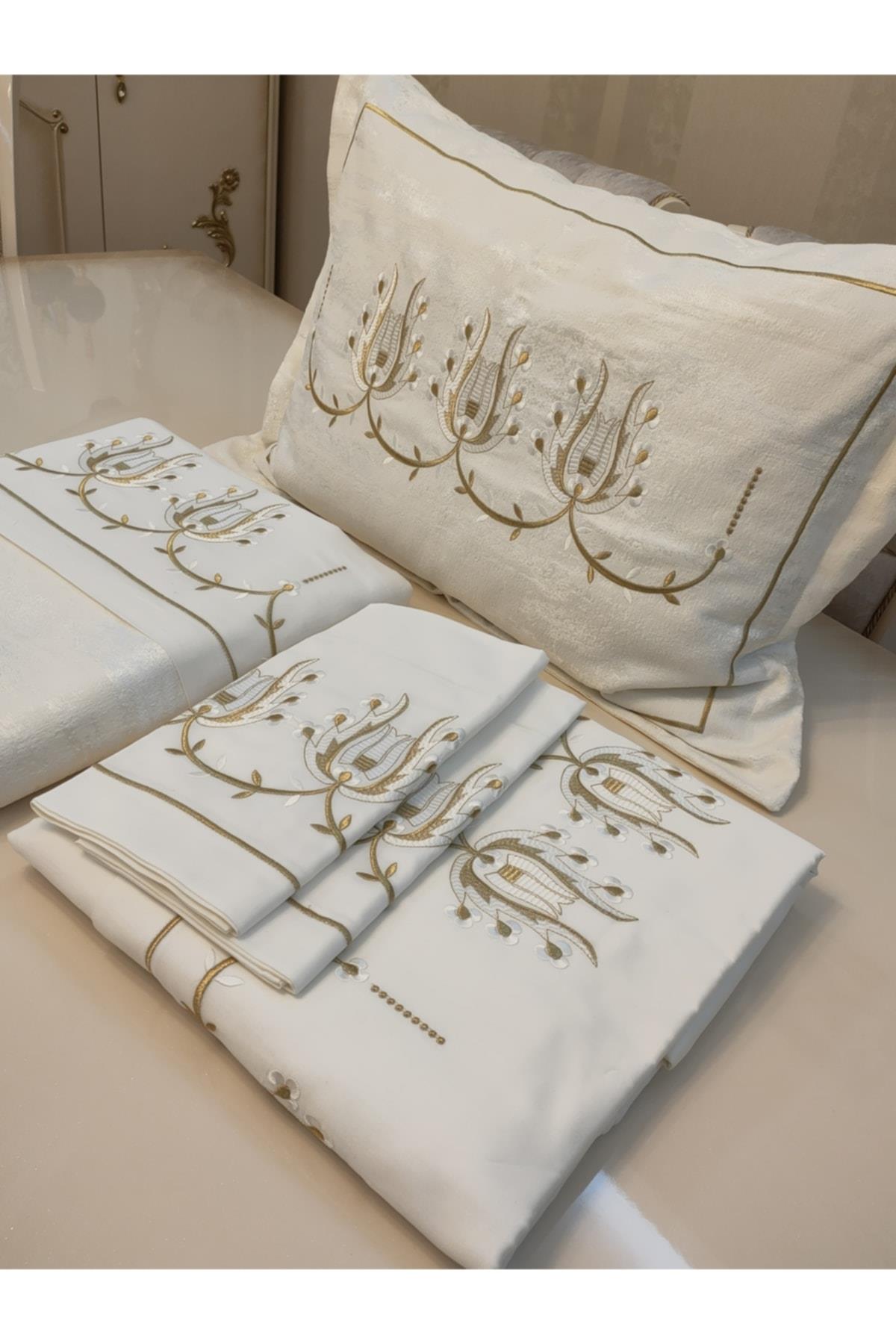 Pike Ve Nevresim Setimiz 7 Parçadan Oluşmaktadır.