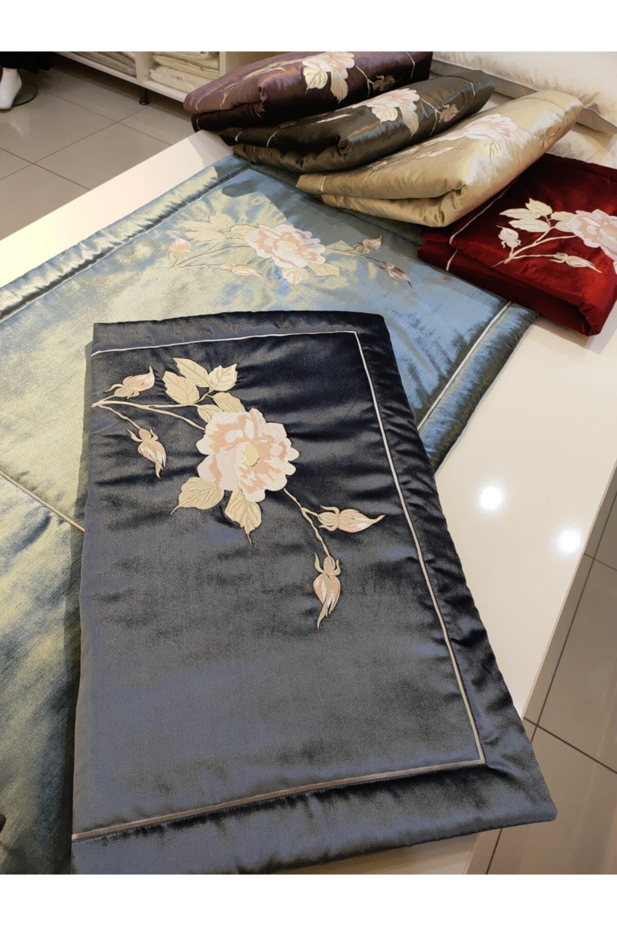 Seccade Nakış Işlemeli Ipek Kadife, Elyafı Seccade.