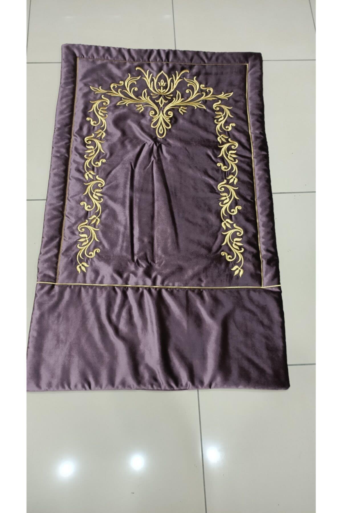 Seccade Nakış Işlemeli Ipek Kadife Seccade