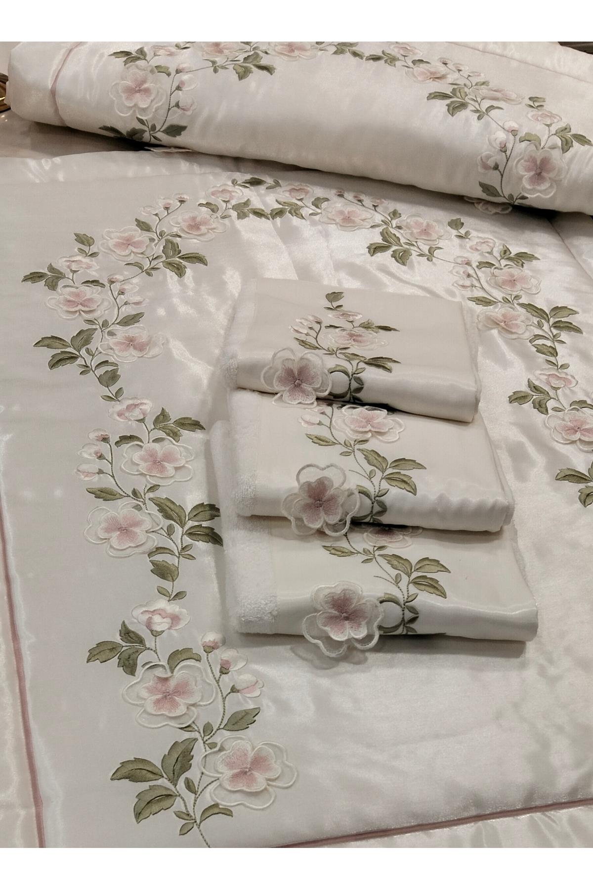 Seccade ve 1 ADET HAVLU , ÜÇ BOYUTLU ELYAFLI SECCADE VE 1 ADET BAMBU HAVLU