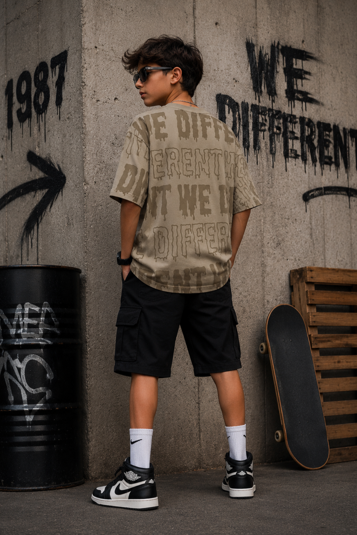 Oversize  Different Tişört- Kum Beji (10-16 yaş aralığı)