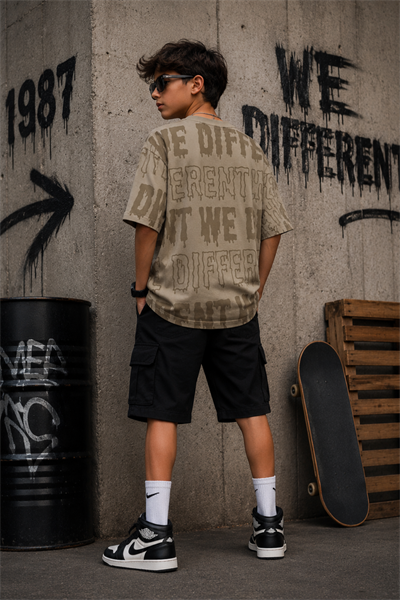 Oversize  Different Tişört- Kum Beji (10-16 yaş aralığı)