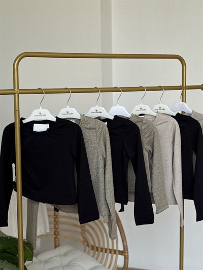 Simli Büzgü Detay Bluz - Siyah (4-12 yaş aralığı)