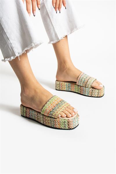 BELİNDA KALIN TABANLI RENKLİ HASIR SANDALET YUMUŞAK TABAN ESNEK YAPI KONFOR