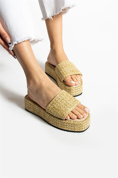 BELİNDA KALIN TABANLI TEN HASIR SANDALET EKSTRA KONFOR VE DESTEK SAĞLAR