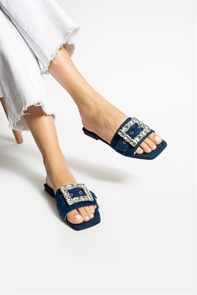 ELENA JEAN TAŞLI TOKA DETAYLI KOT DÜZ BAYAN TERLİK SANDALET