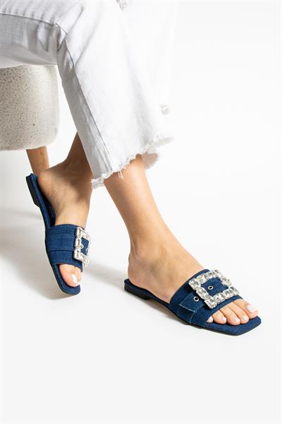ELENA JEAN TAŞLI TOKA DETAYLI KOT DÜZ BAYAN TERLİK SANDALET