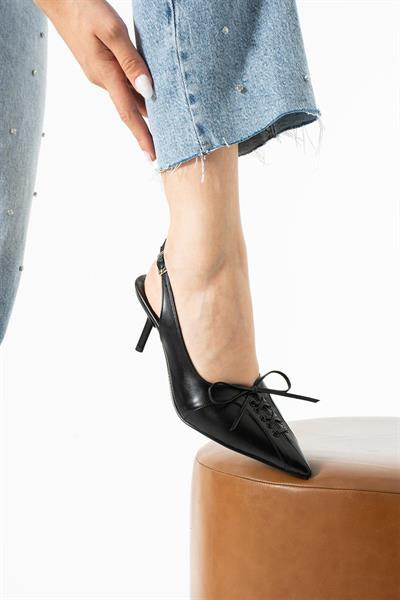 İvan Fiyonk Aksesuar Detaylı Bayan Topuklu Ayakkabı