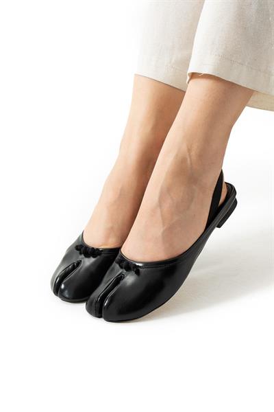 Jasmi Parmak Ayrımı Elastik Bant Detaylı Kadın Babet Ayakkabı