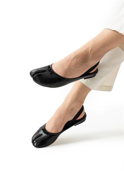 Jasmi Parmak Ayrımı Elastik Bant Detaylı Kadın Babet Ayakkabı