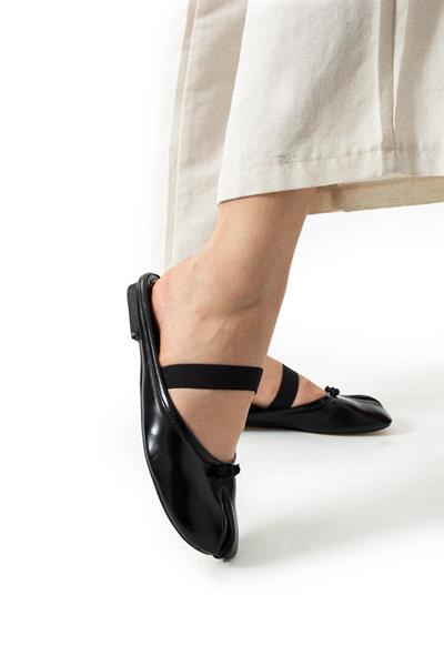 Jasmi Parmak Ayrımı Elastik Bant Detaylı Kadın Babet Ayakkabı