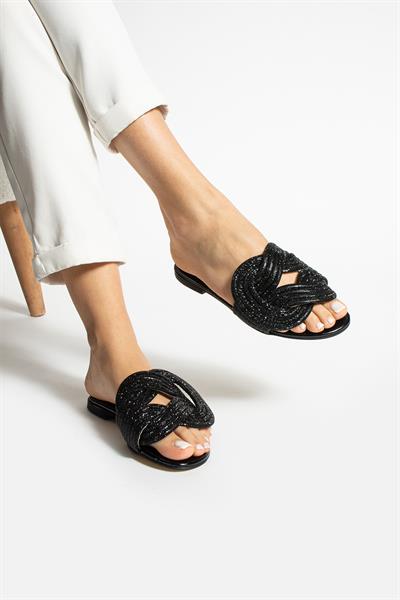 LENORA PARILTILI TAŞ ŞIKLIĞI YAKALAYAN BAYAN TERLİK SANDALET-SİYAH