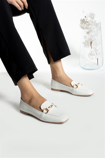 Luke Beyaz Deri Aksesuar Toka Detay