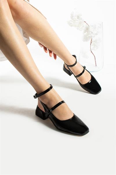 Mabel Siyah Rugan Bilekten Atıklı Toka Detay