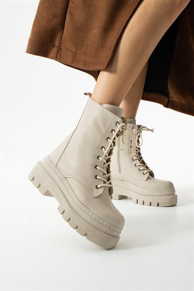 Maria Bağcık Ve Fermuar Detaylı Kaymaz Taban  Bej Cilt Bayan Bot