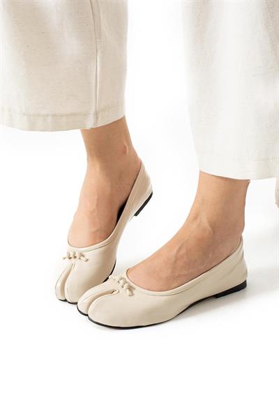 Nadra Parmak Ayrımlı Özel Form Detaylı Kadın Babet Ayakkabı