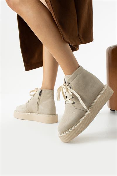 Rayne Bej Süet Kısa Bot Bağcılklı Fermuar Detaylı