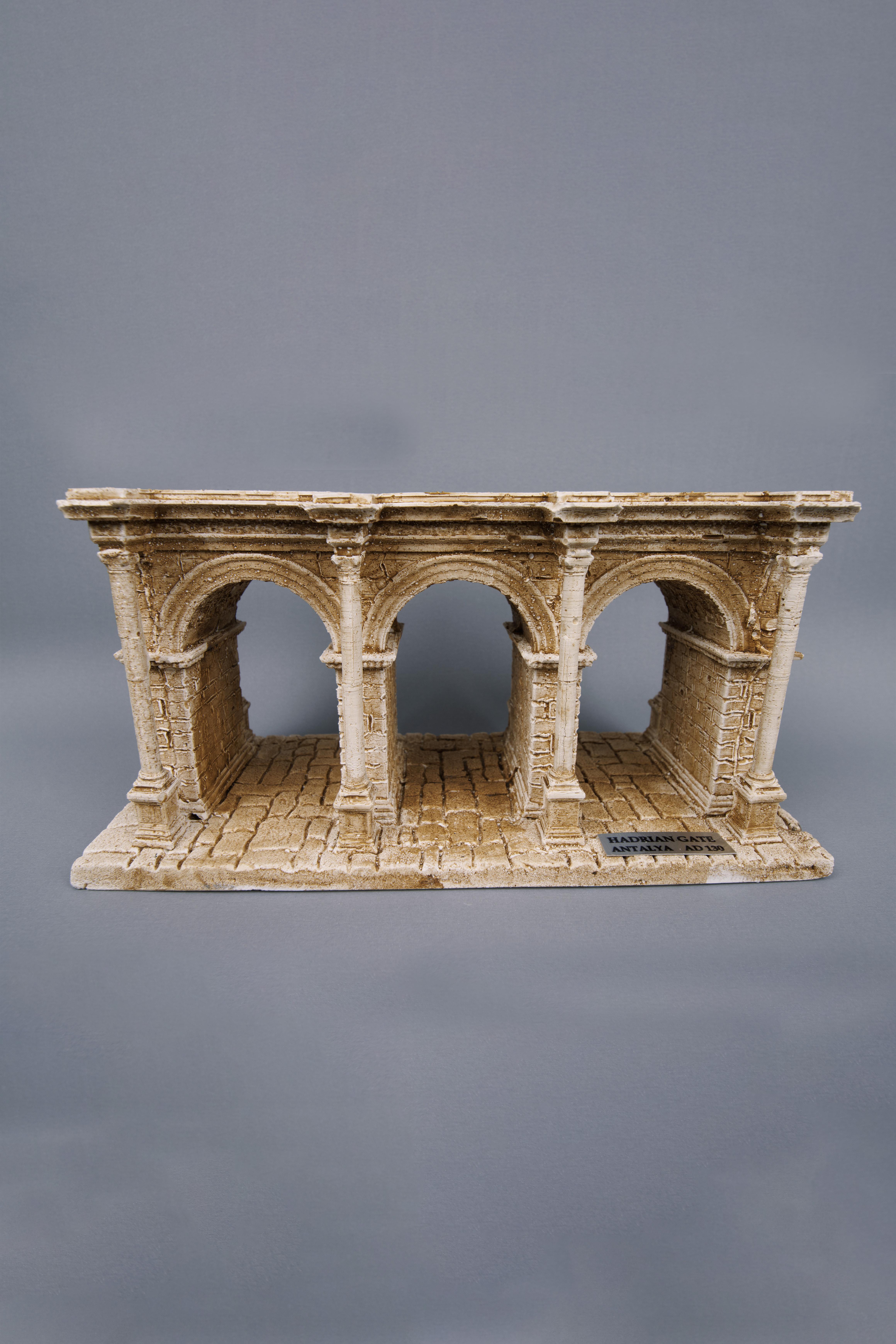 Antalya Hadrian Kapısı Replikası