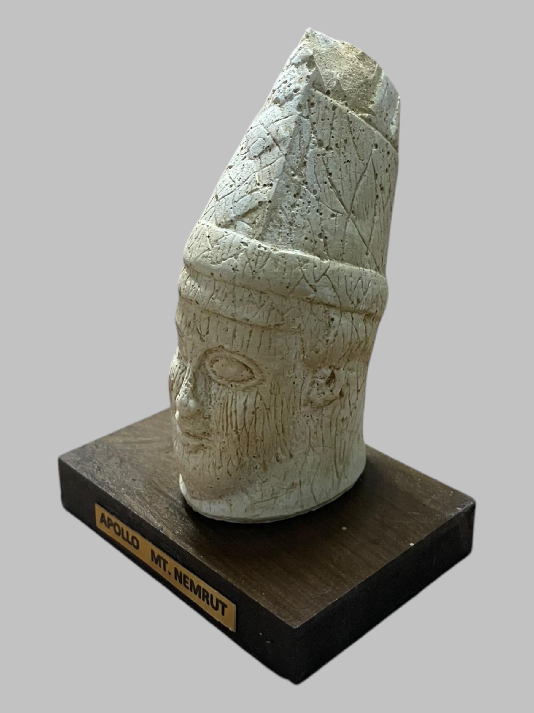 NEMRUD APOLLO HEYKELİ
