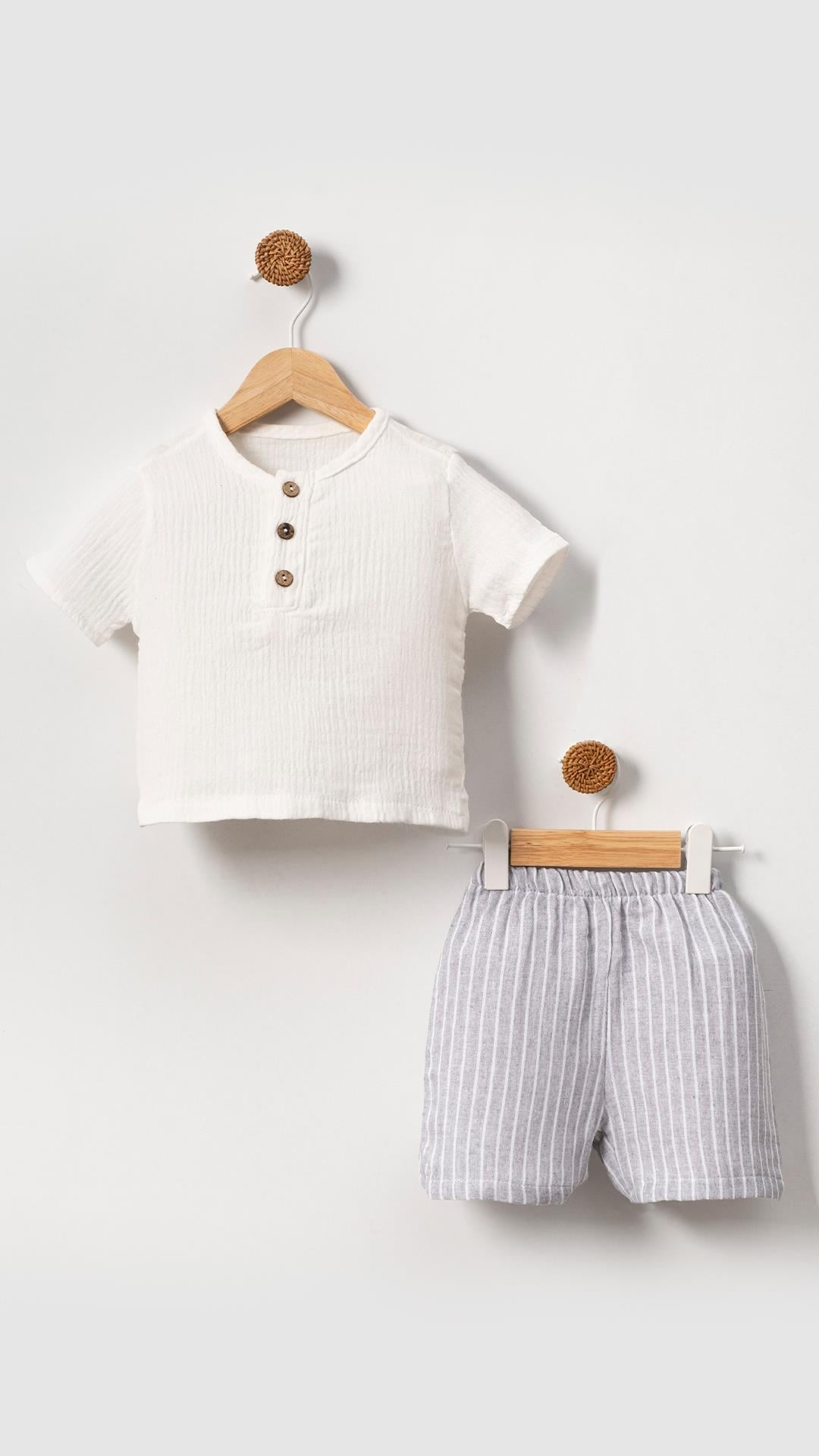 Unisex Bebek&Çocuk %100 Pamuklu Çizgili Düğmeli Müslin Şort Takım-Gri