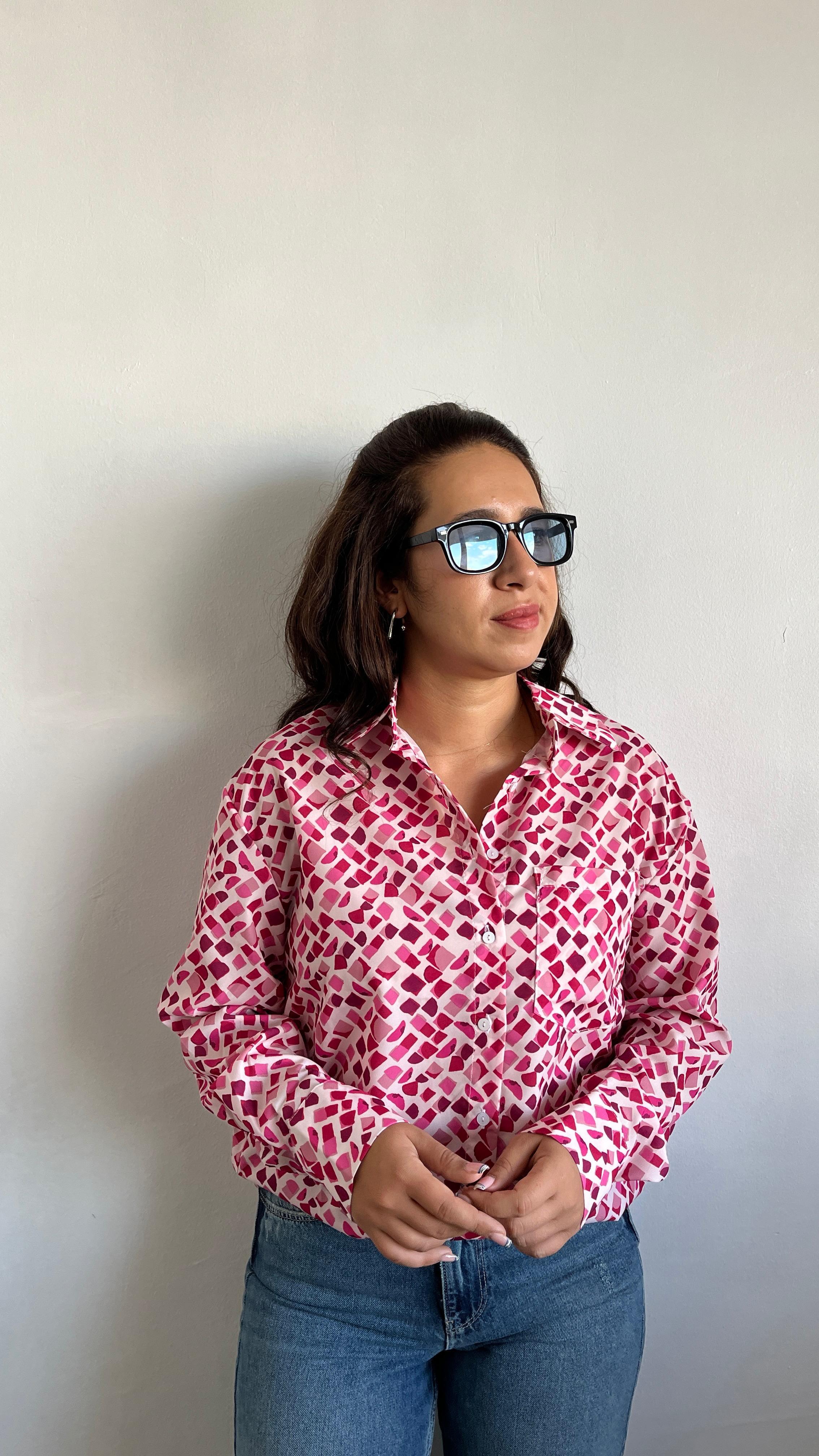Çok Desenli Pembe Gömlek