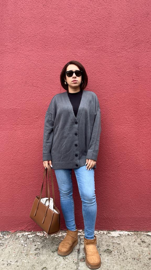 Füme Uzun Siyah Düğmeli Kadın Hırka