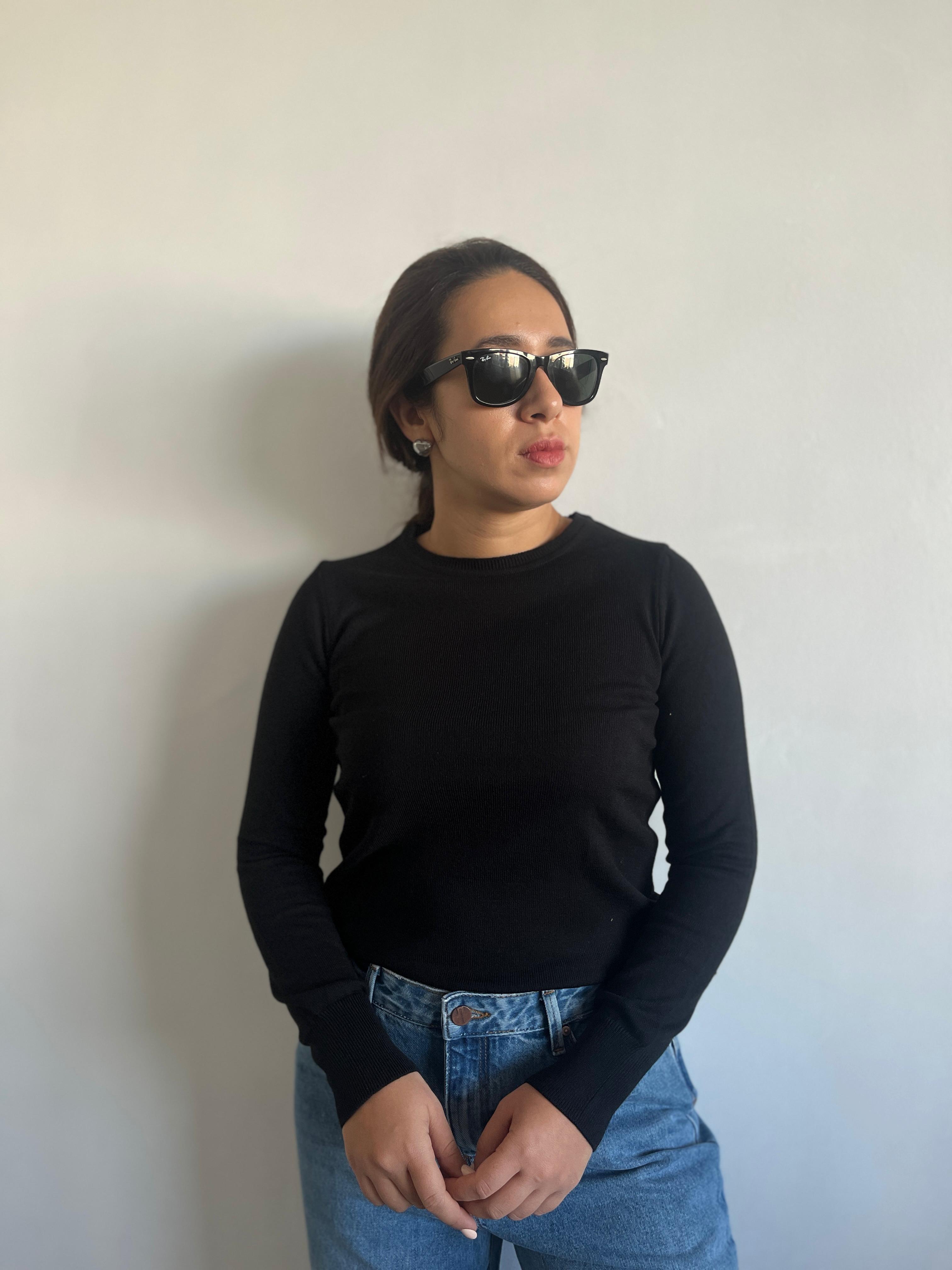 MNG Siyah Uzun Kol Triko