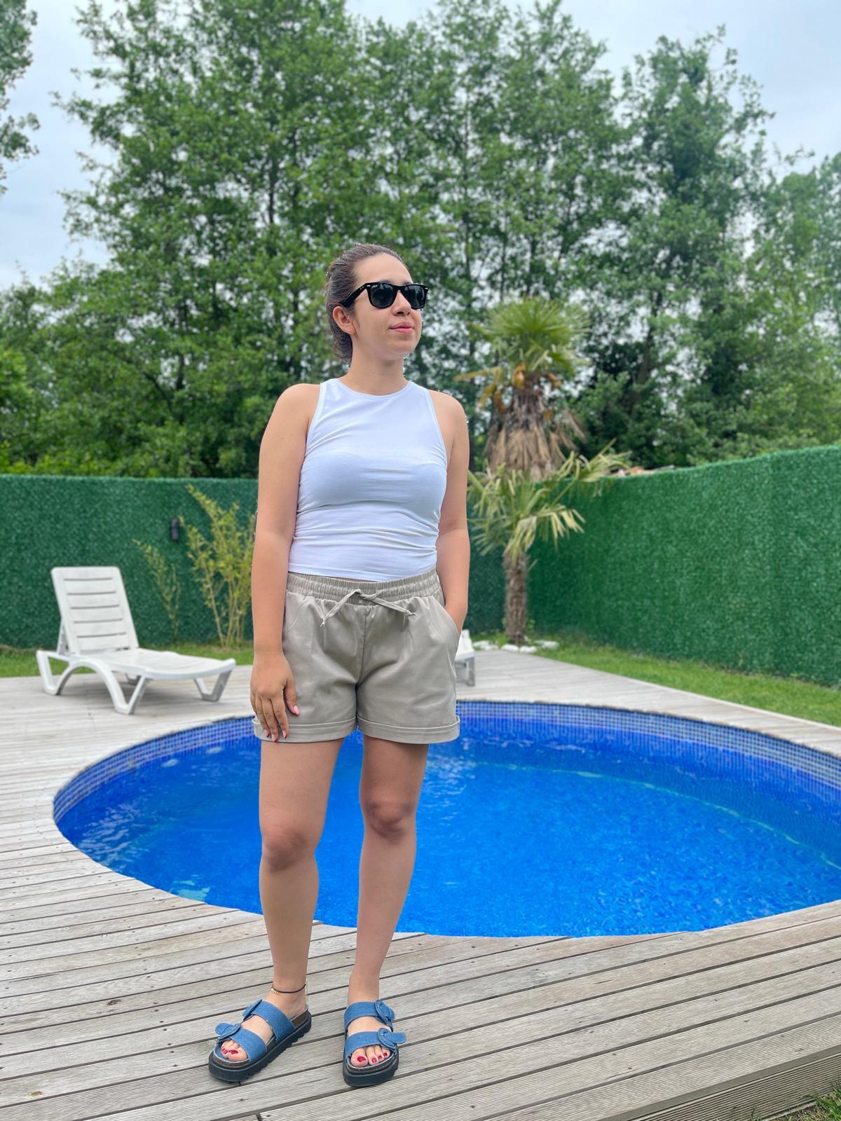 Parlak Kumaş Vizon Rengi Şort