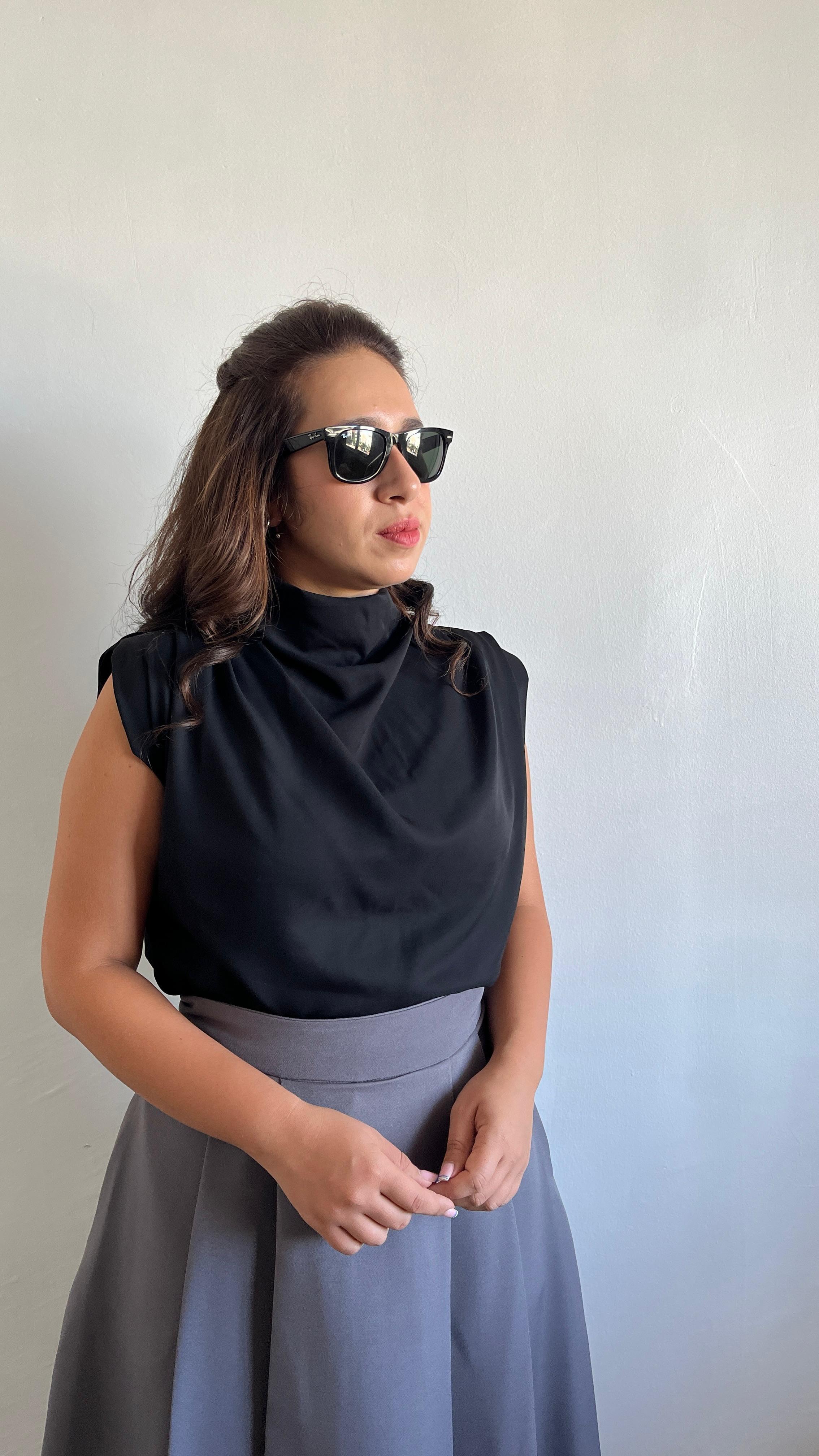 Vatkalı Kolsuz Şık Bluz