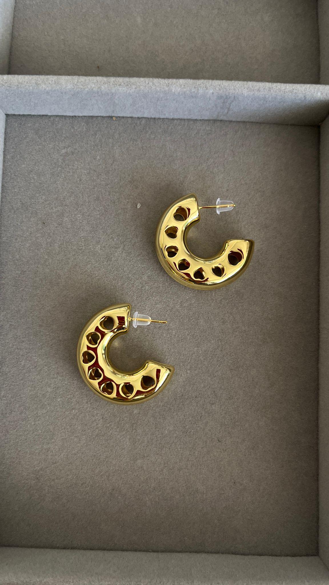 Çeilk Delikli Yarım Halka Gold Küpe