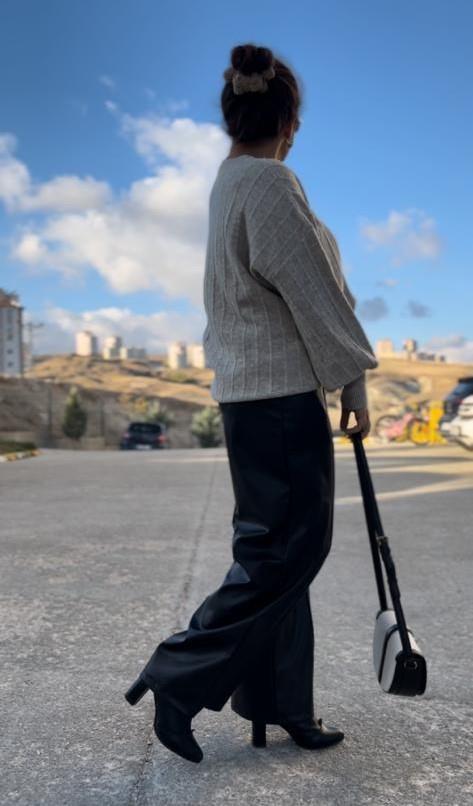 İspanyol Paça Siyah Deri Pantolon · 5
