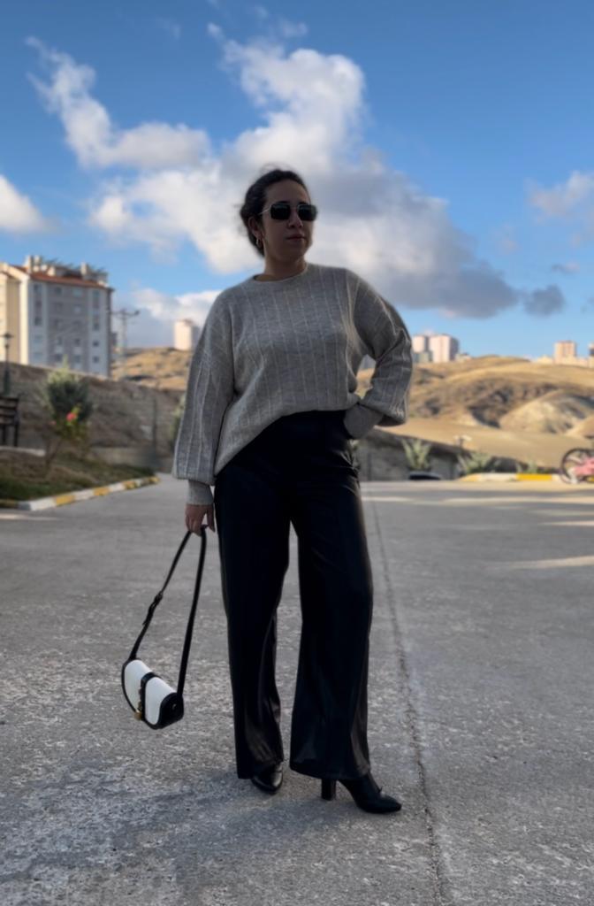 İspanyol Paça Siyah Deri Pantolon