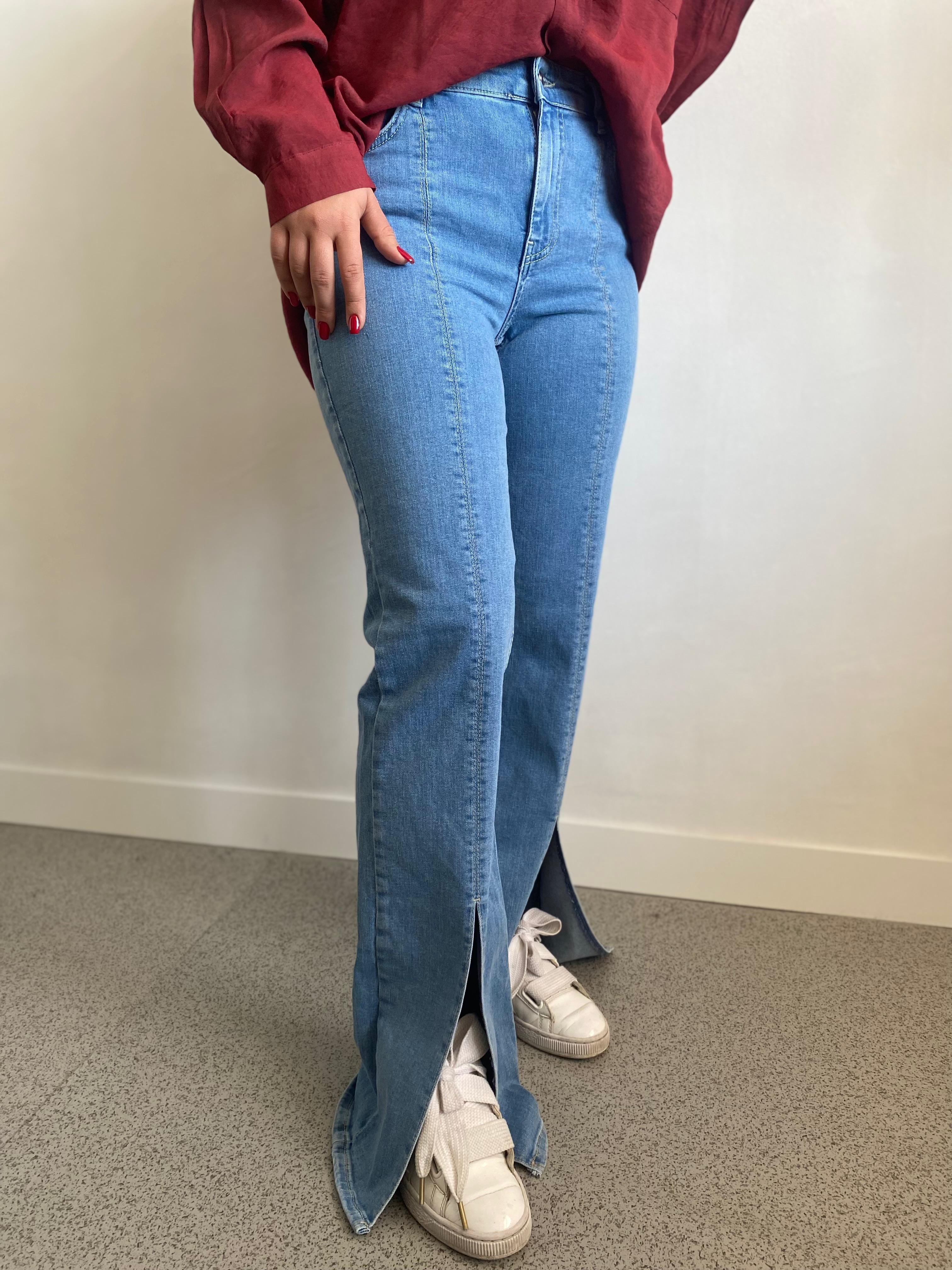 İspanyol Paça Yırtmaç Detay Denim Kadın Pantolon · 3
