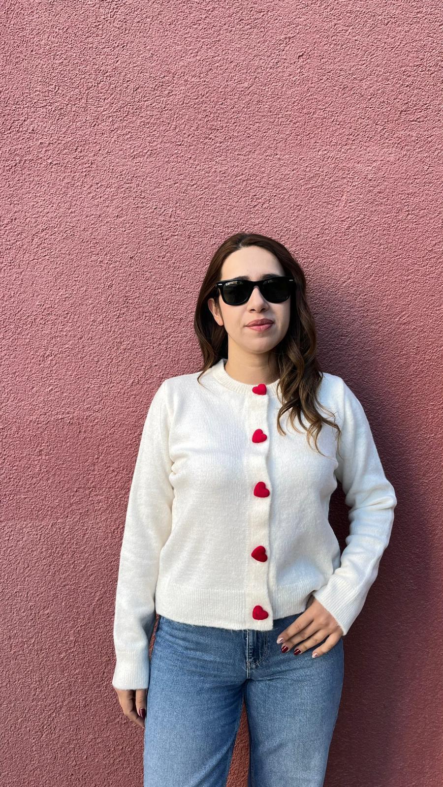 Kalp Düğmeli Yumoş Krem Kadın Hırka