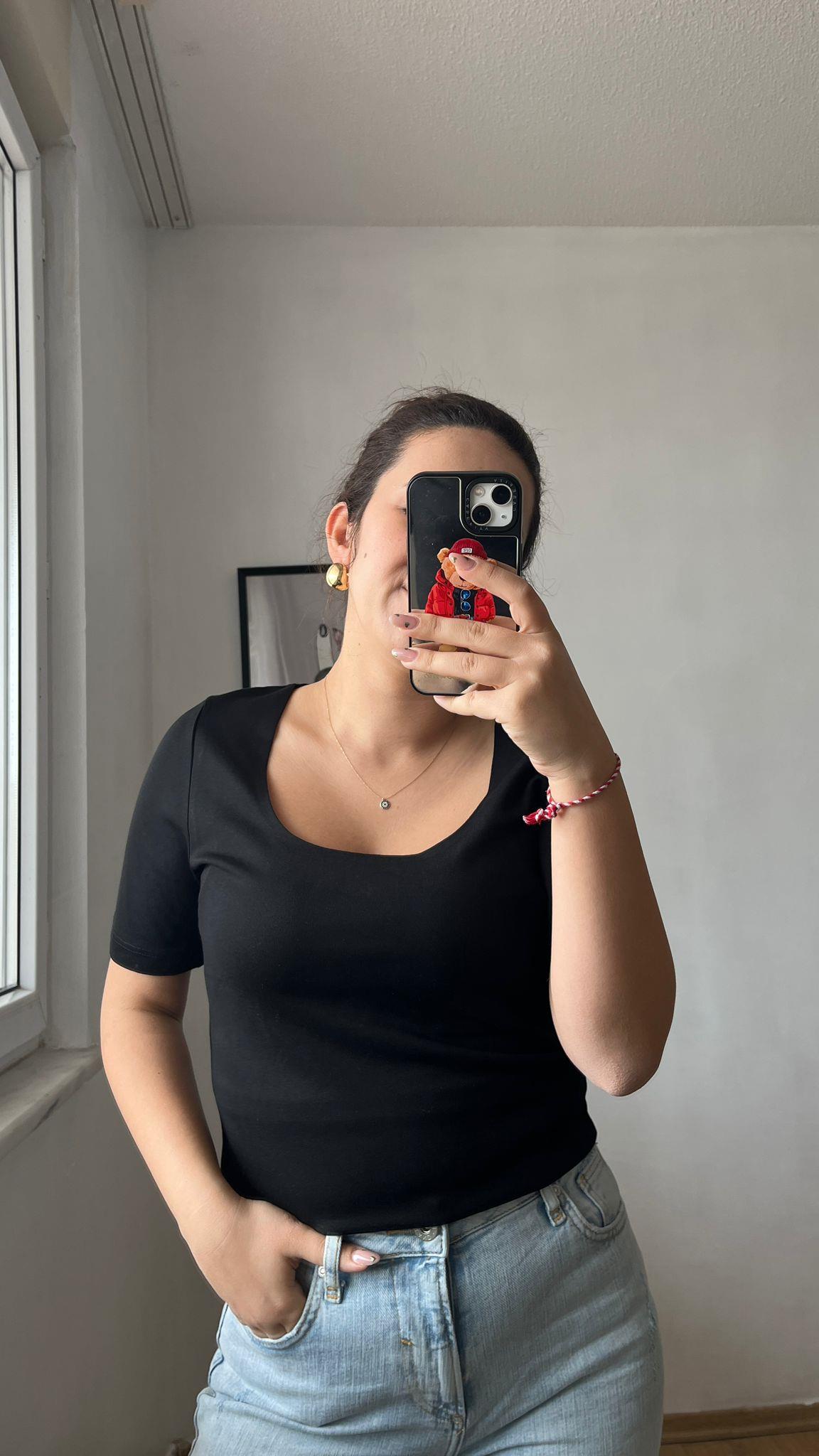 Kare Yaka Likralı Kadın Tişört · 14
