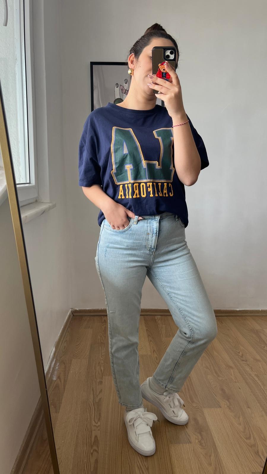 LA Lacivert Baskılı Kadın Tişört · 4