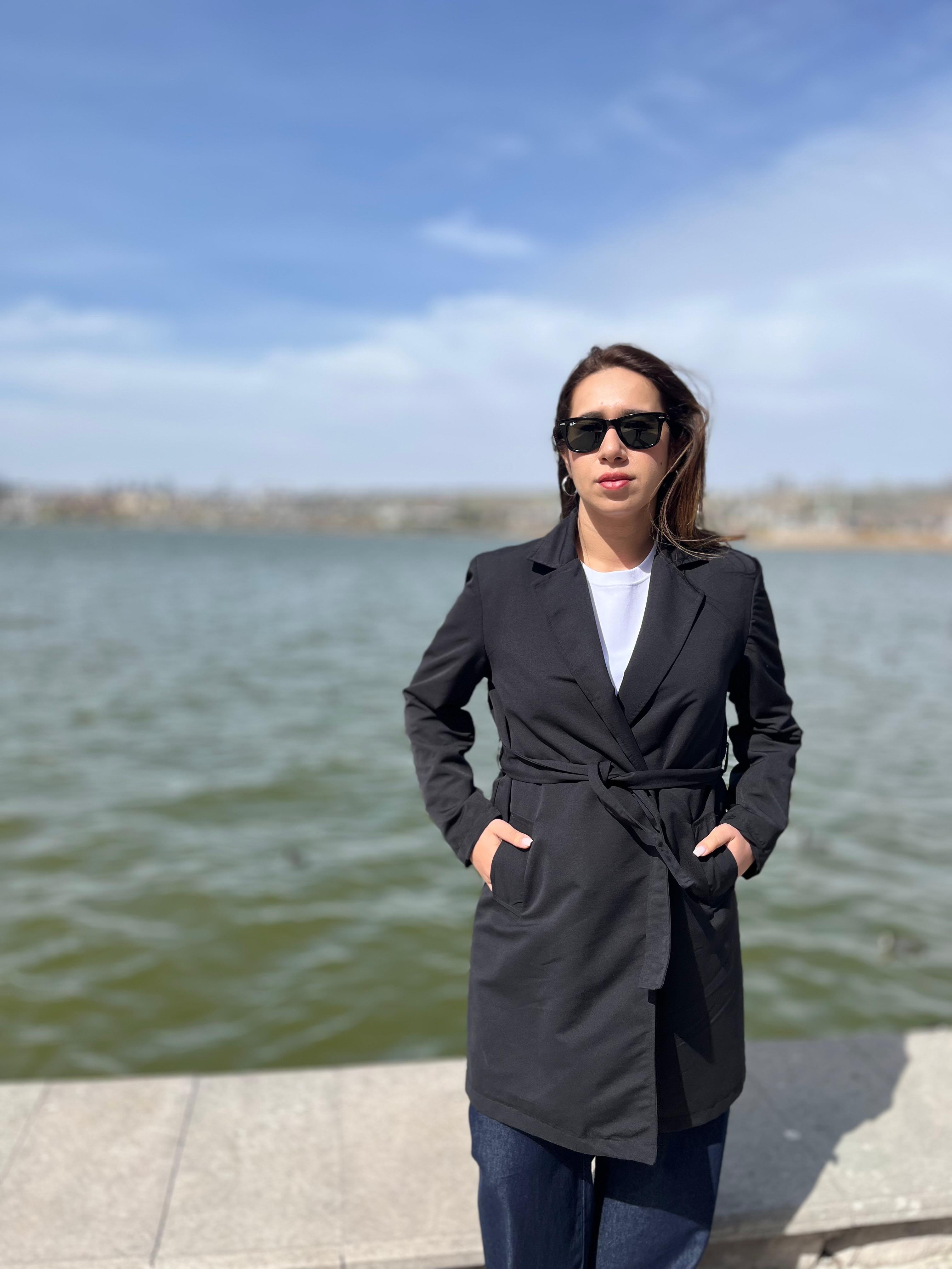 Paraşüt Kemerli Çift Cepli Siyah Trençkot