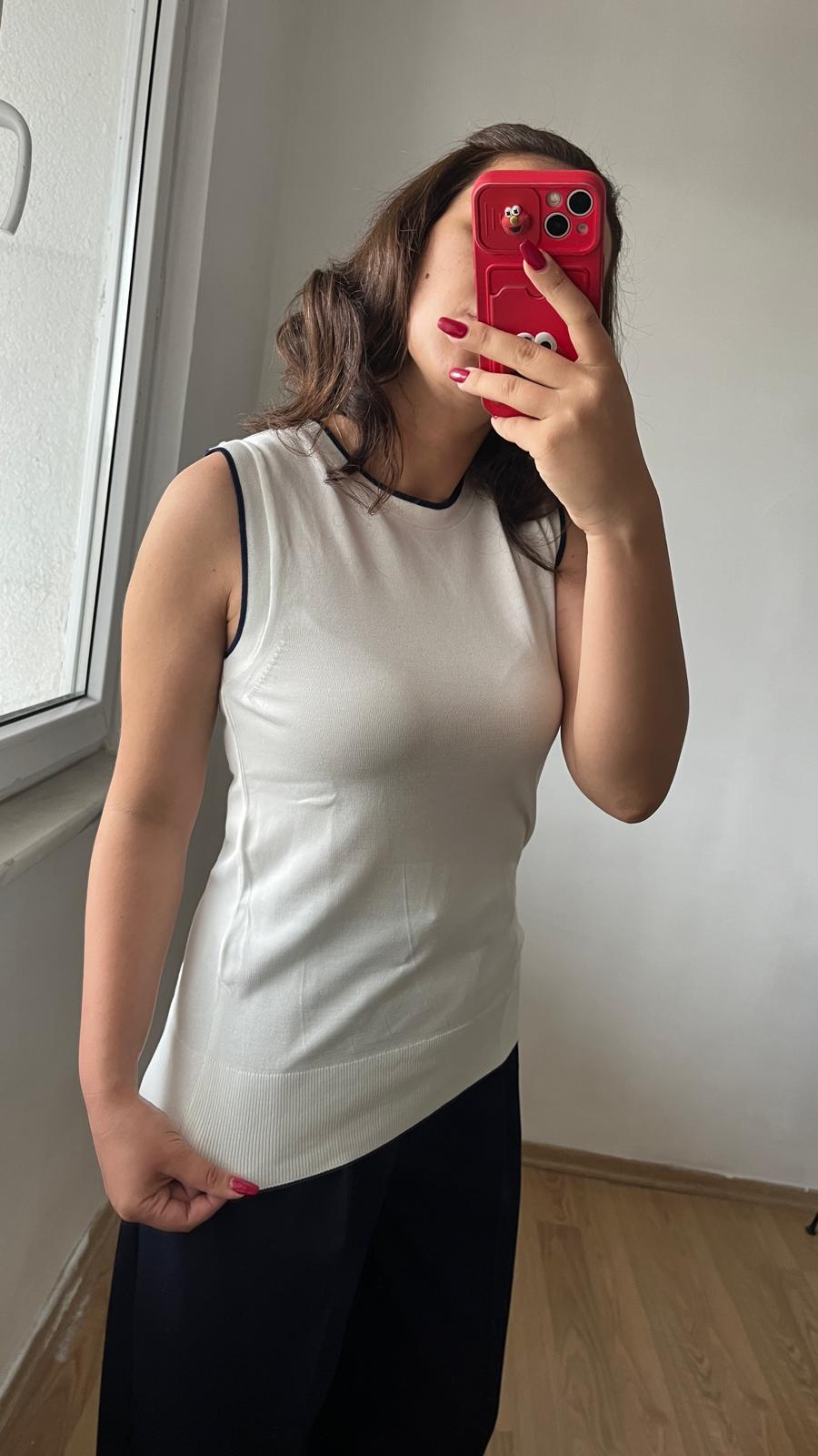 Sıfır Kol Lacivert Çizgi Detay Beyaz Kadın Triko · 4