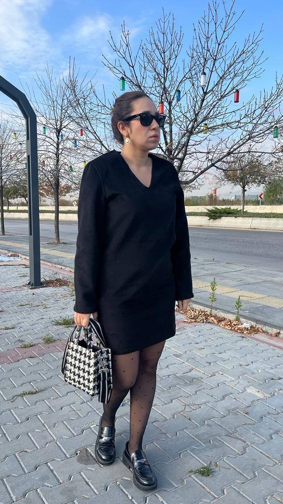 Siyah Vatkalı Kaşe Kadın Elbise · 2