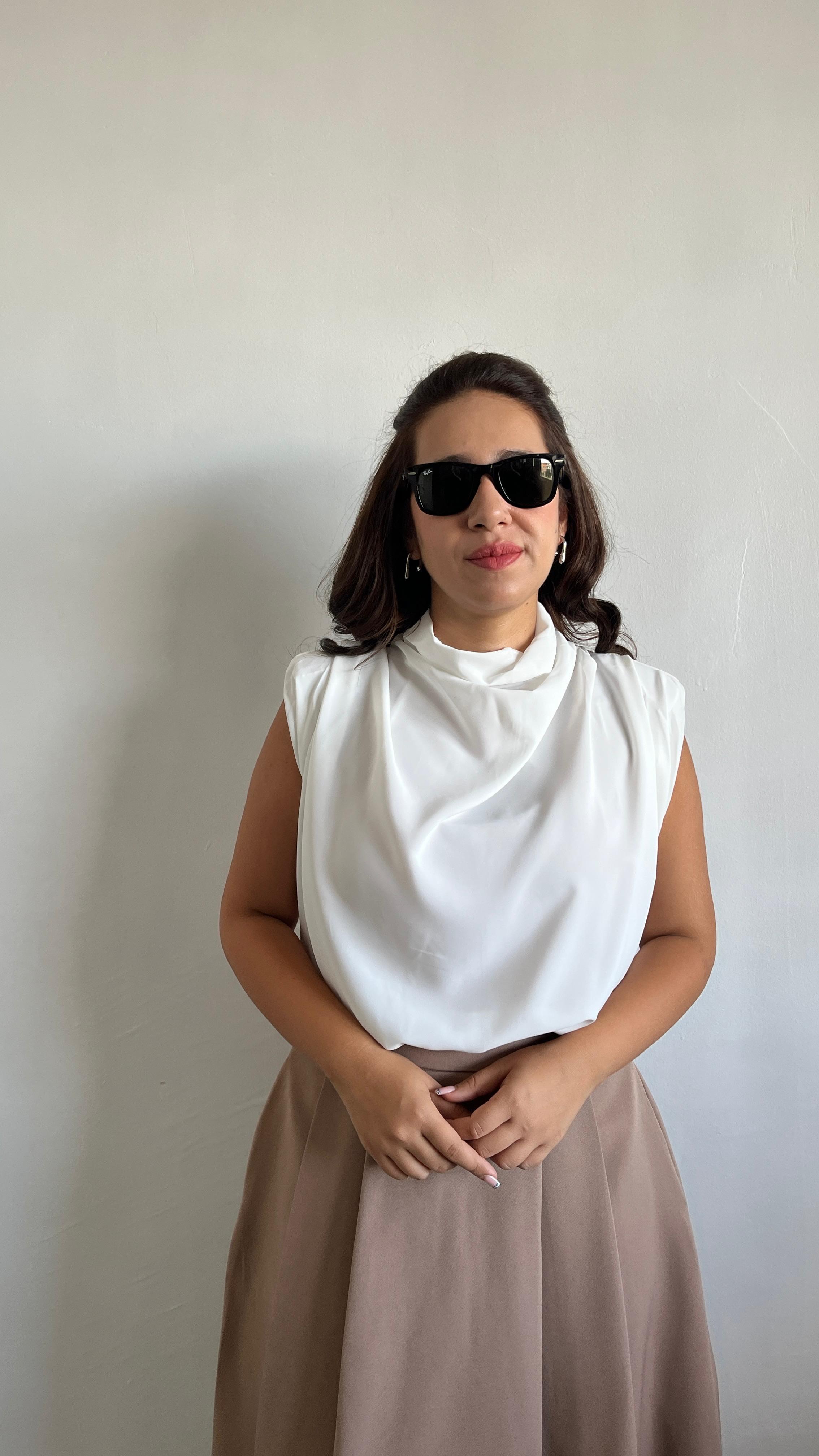 Vatkalı Kolsuz Şık Bluz