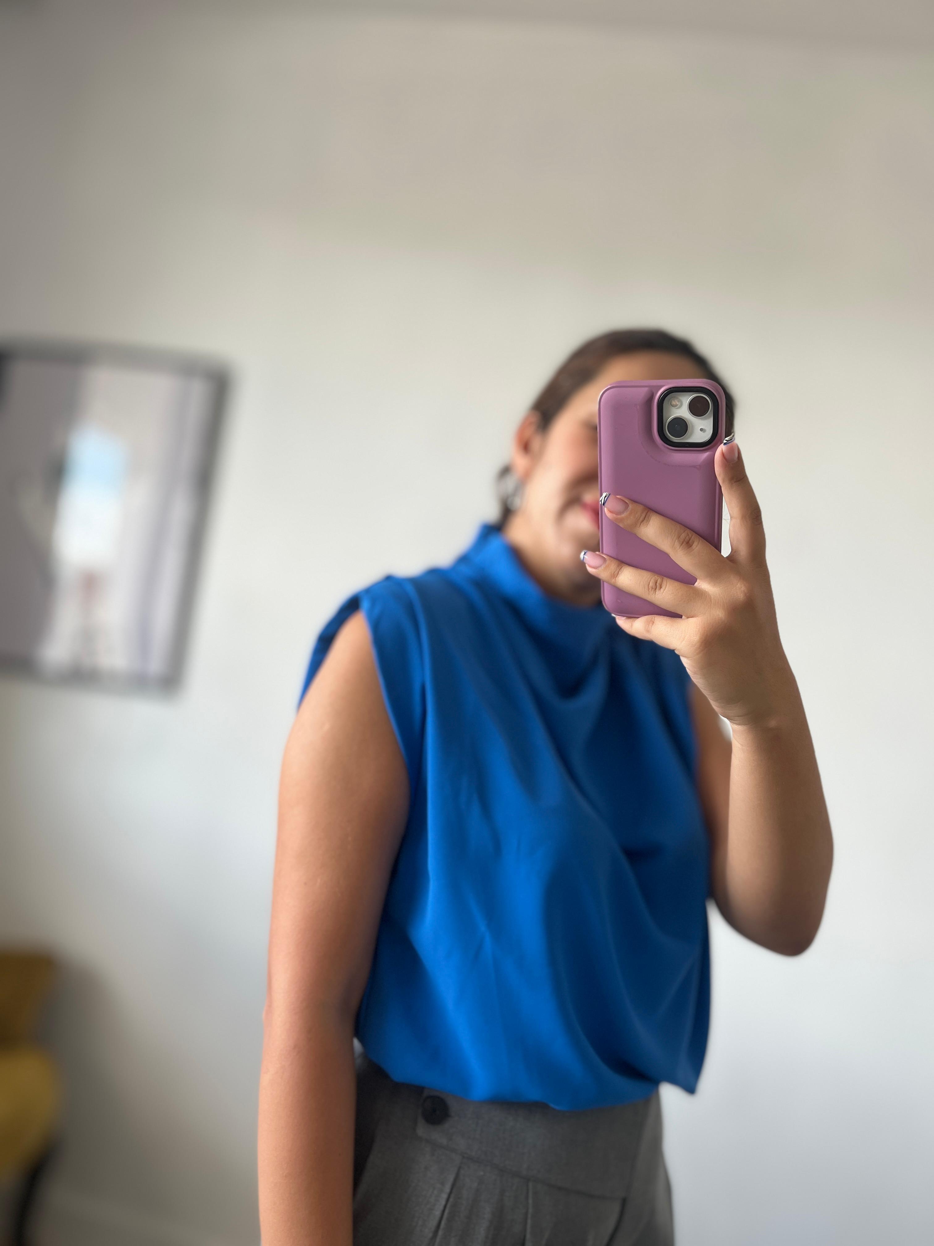 Vatkalı Kolsuz Şık Bluz