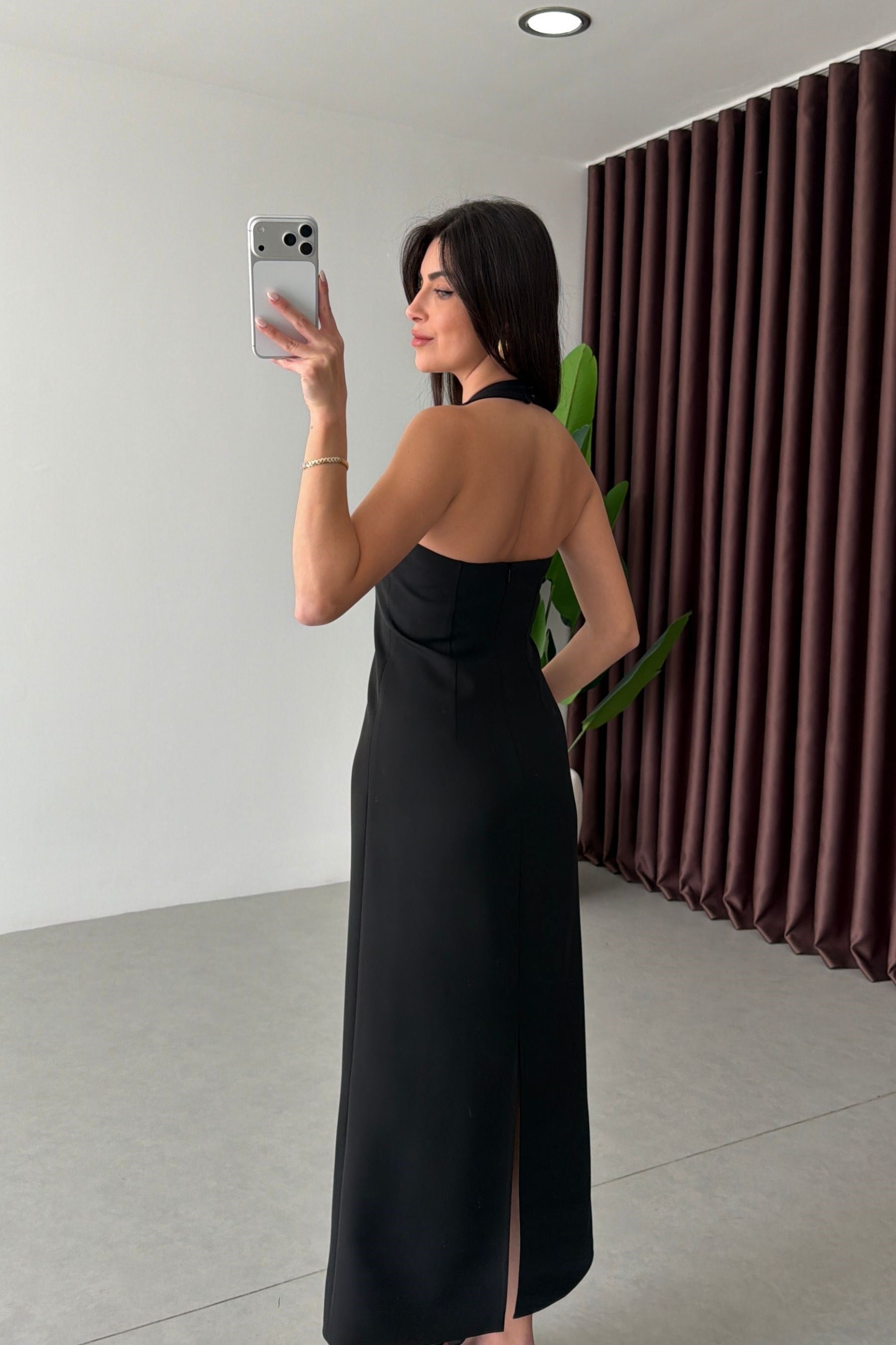 Cindy Siyah Boyundan Askılı  Midi Elbise